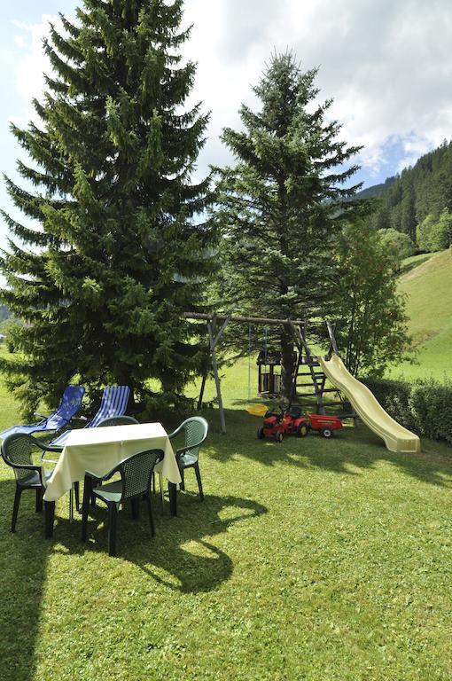 Ferienwohnungen Bailom Elbigenalp Ruang foto