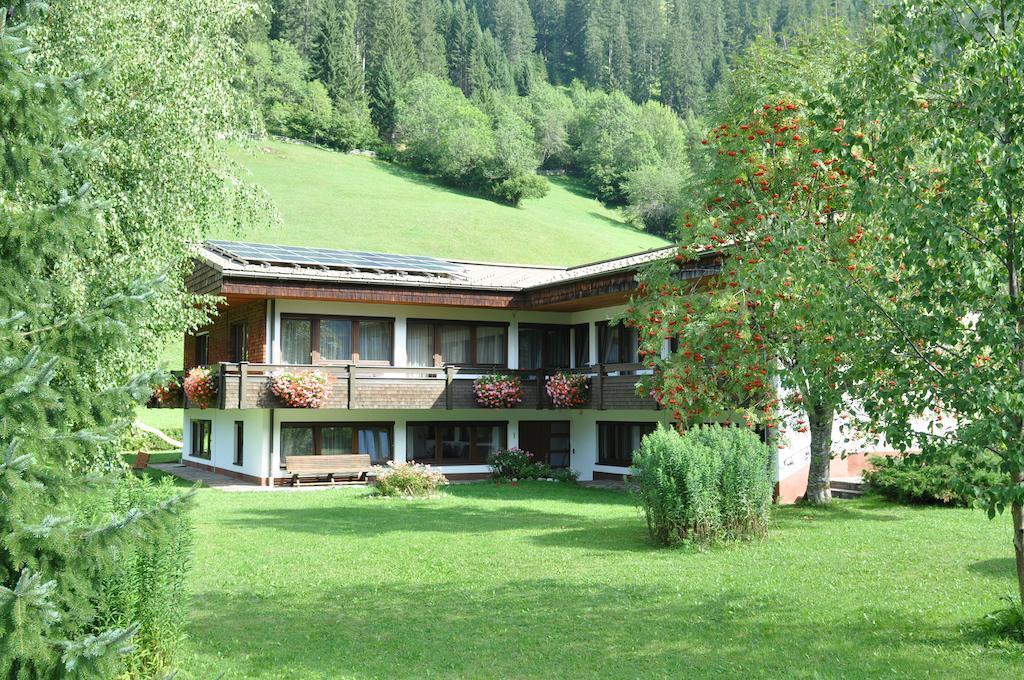 Ferienwohnungen Bailom Elbigenalp Bagian luar foto